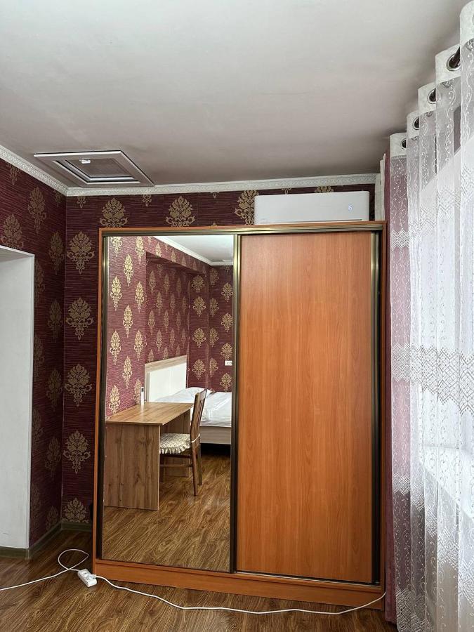 Hostel 4U Bișkek Exterior foto